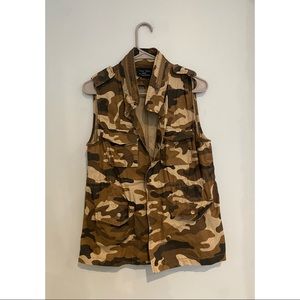 Women’s 'Love Tree' camo vest